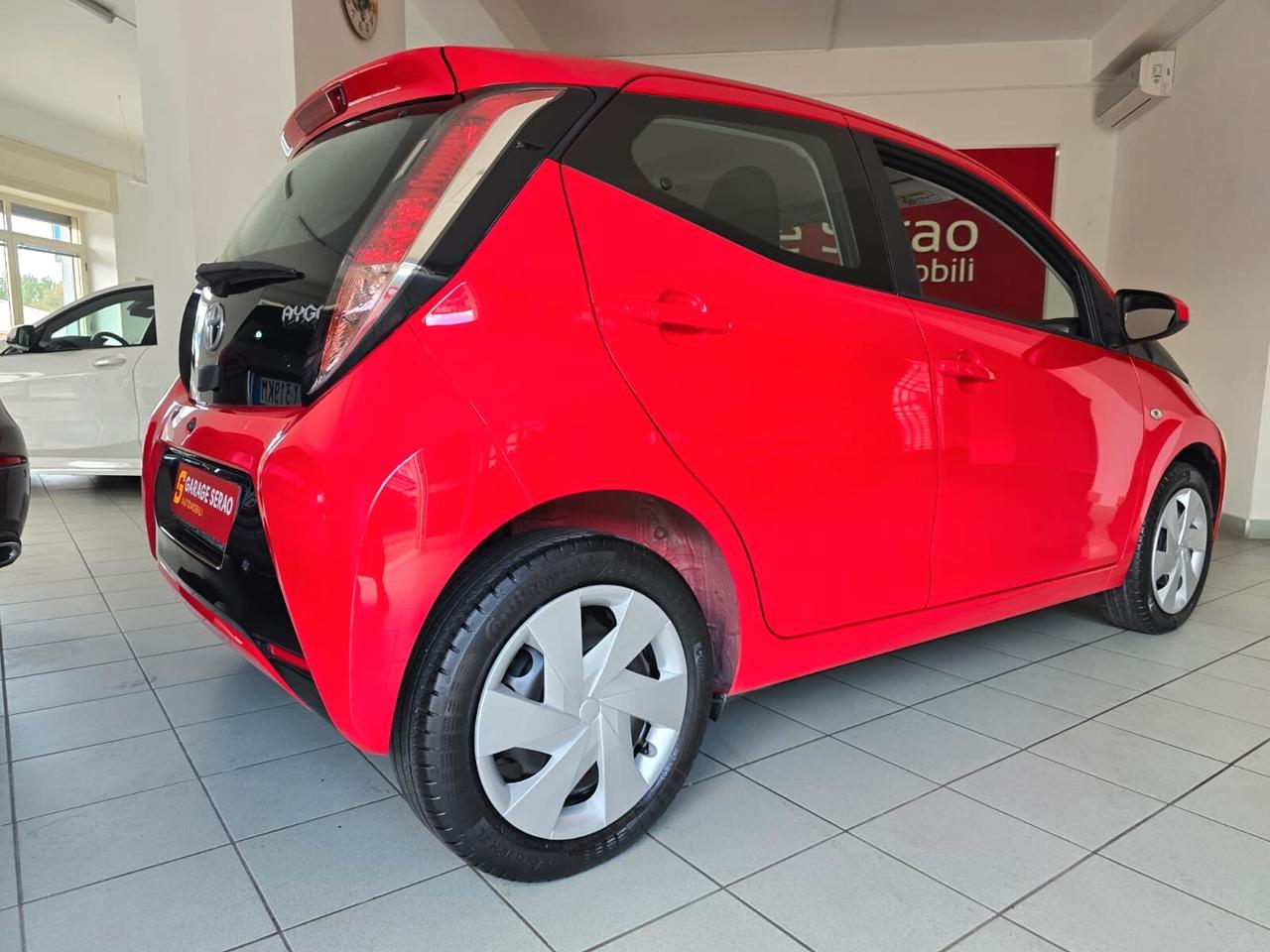 Toyota Aygo 1.0 VVT-i 69 CV 5 porte x-play
