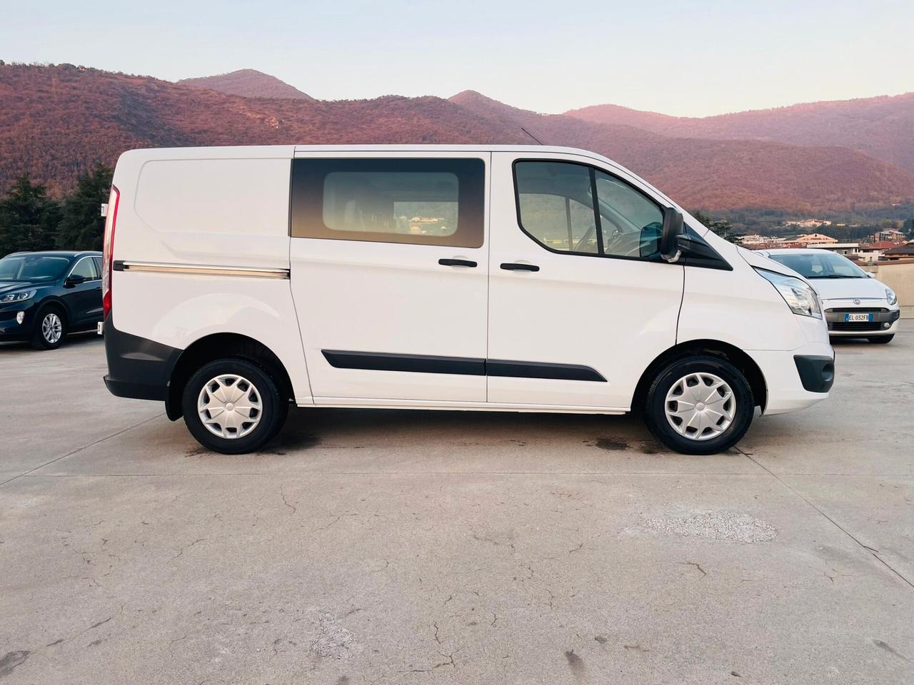 FORD TRANSIT CUSTOM 6 POSTI EURO6B UNICO PROPRIETARIO