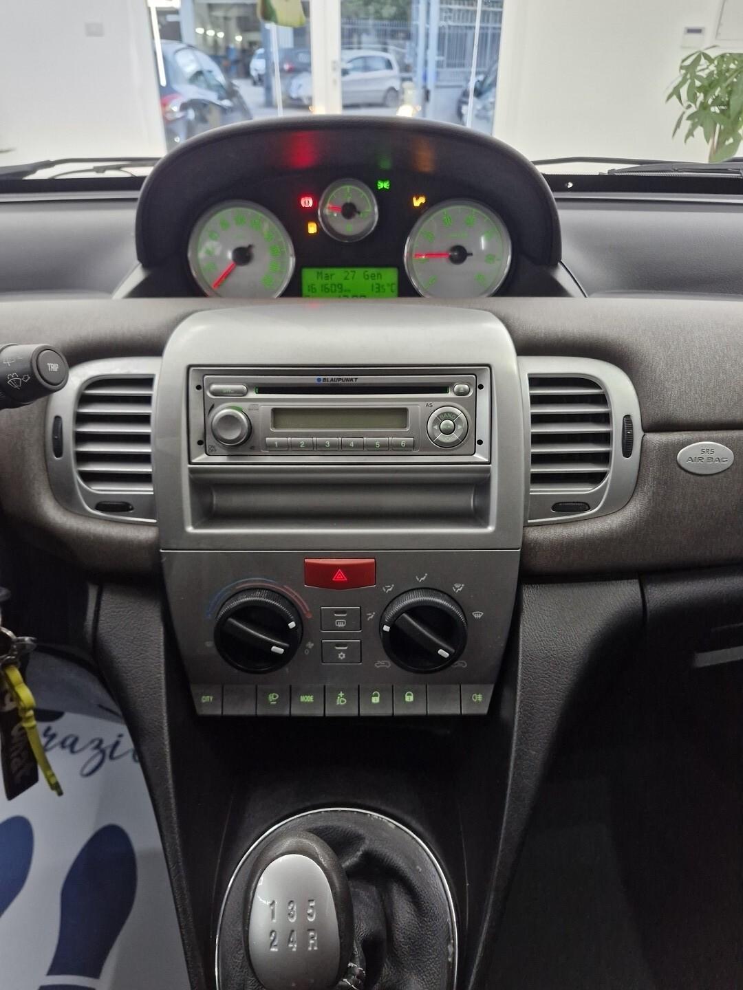 LANCIA YPSILON 1.2 BENZINA ORO PLUS 2009 160000KM