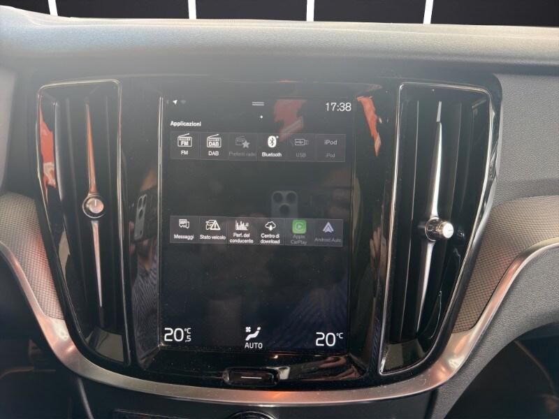 VOLVO V60 (2018-->) V60 D4 Geartronic R-design