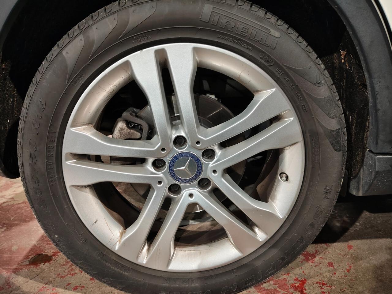 Mercedes GLA 180 UNIPROPRIETARIO SOLO 78000KM!!!