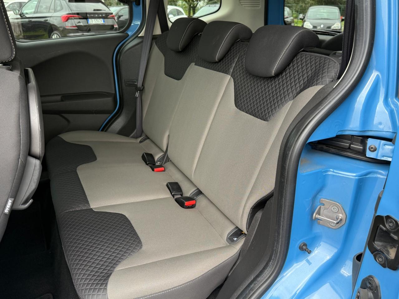 Ford Tourneo Courier 1.0 b.|NEOPATENTATI