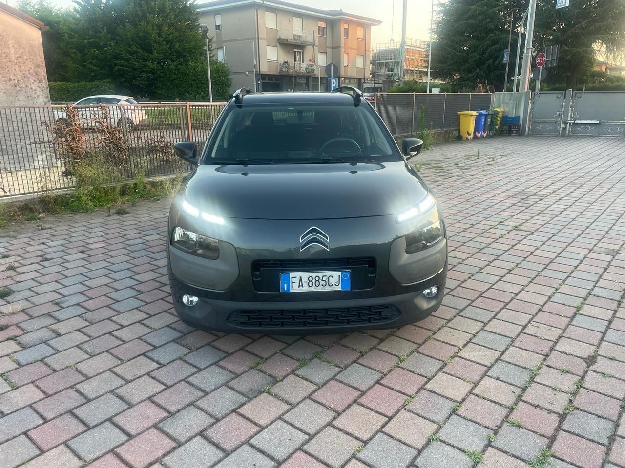 Citroen C4 Cactus BlueHDi 100 Shine
