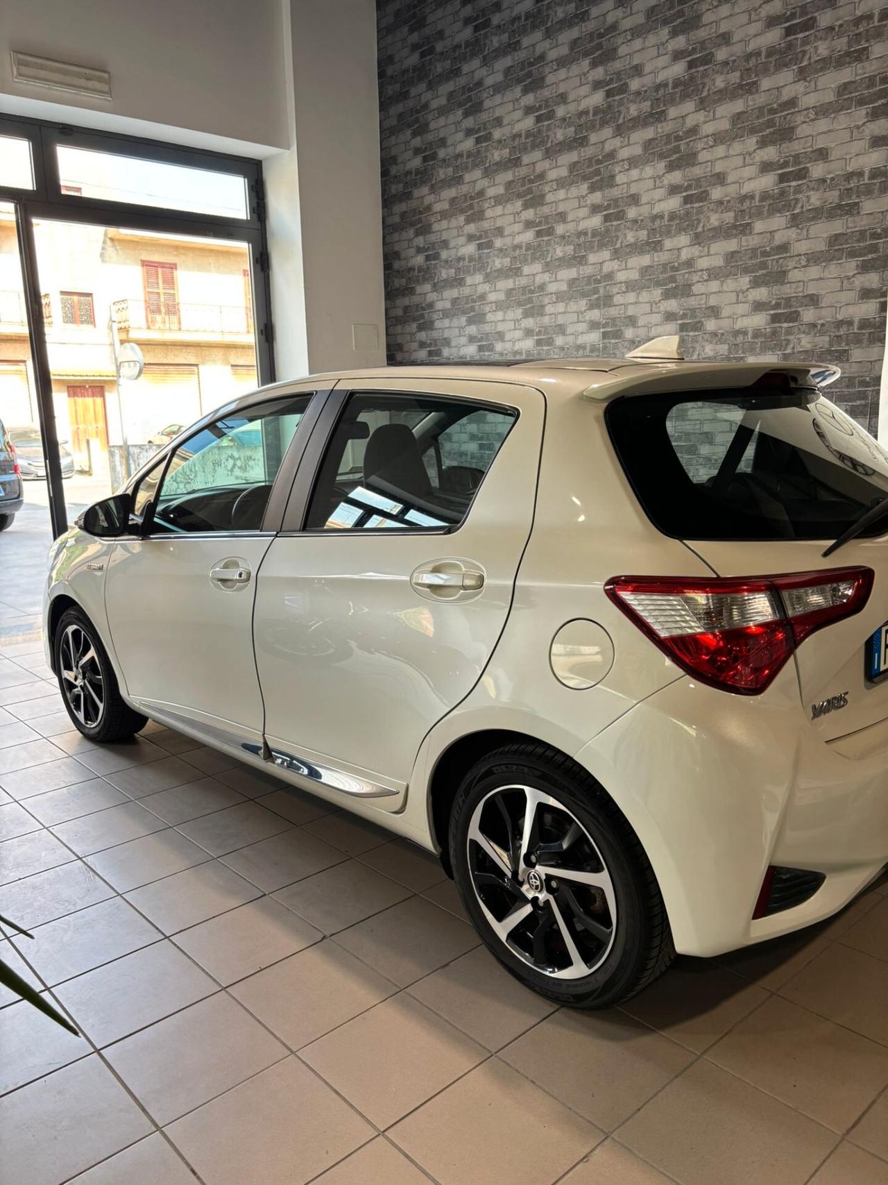 Toyota Yaris 1.5 Hybrid 5 porte GR-S 101cv