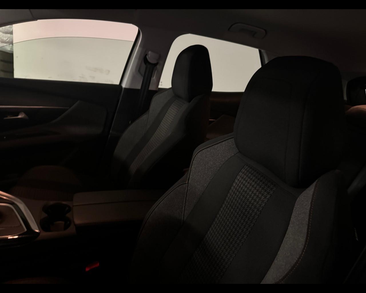 PEUGEOT 3008 2ª serie - 3008 BlueHDi 130 S&S Business