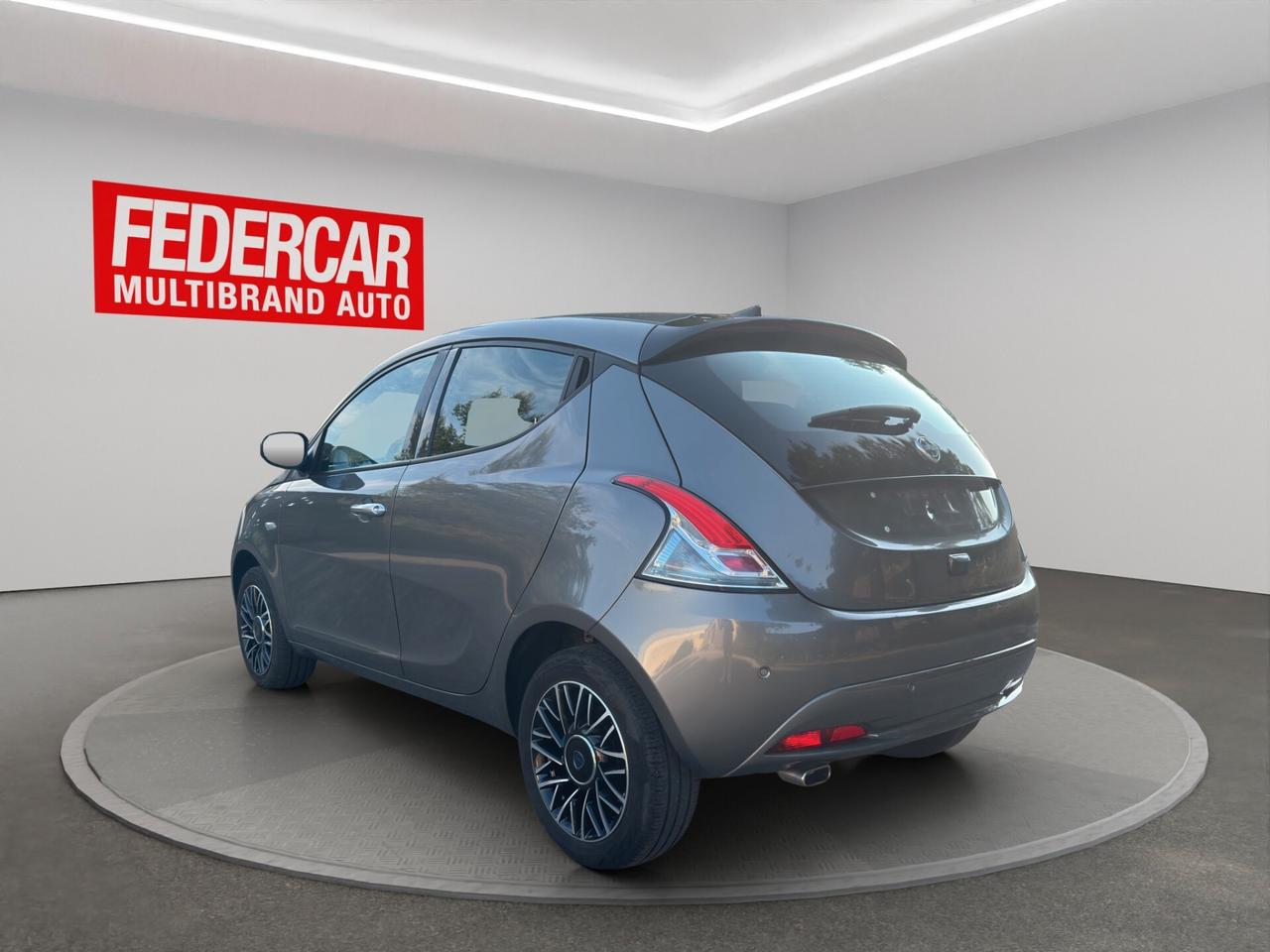 Lancia Ypsilon 1.0 FireFly 5 porte S&S Hybrid Platino