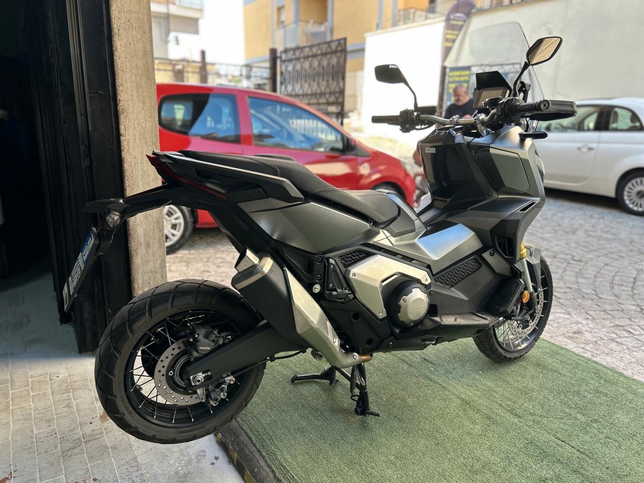 X ADV 750 DCT ABS