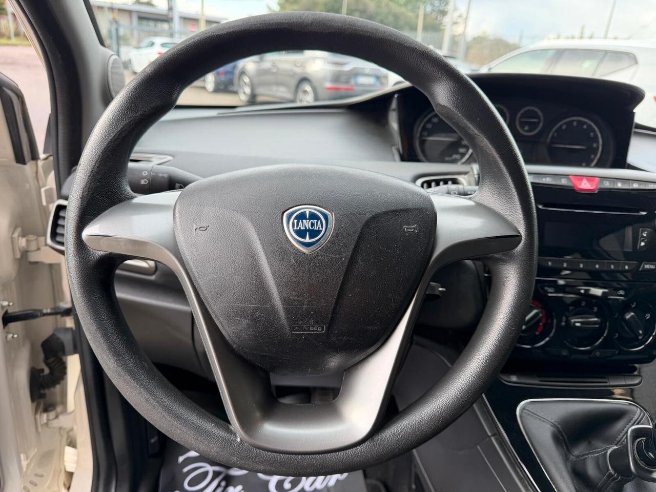 LANCIA YPSILON 900CC 84CV 62KW OK NEOPATENTATI ANNO 2015