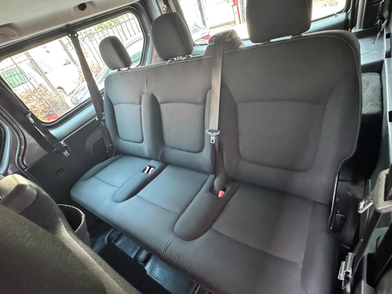 Renault Trafic 1.6 DCI 125CV 9 POSTI
