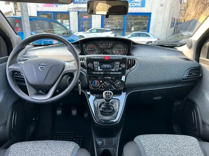 Lancia Ypsilon 1.0 FireFly 5 porte S&S Hybrid Silver Plus