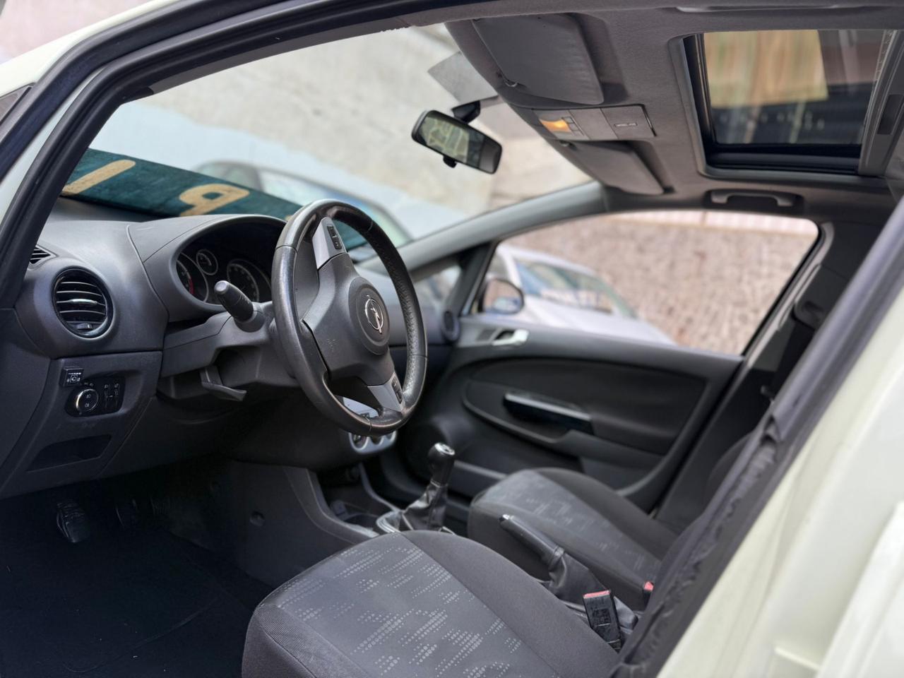 Opel Corsa 1.2 5 porte anno 2013
