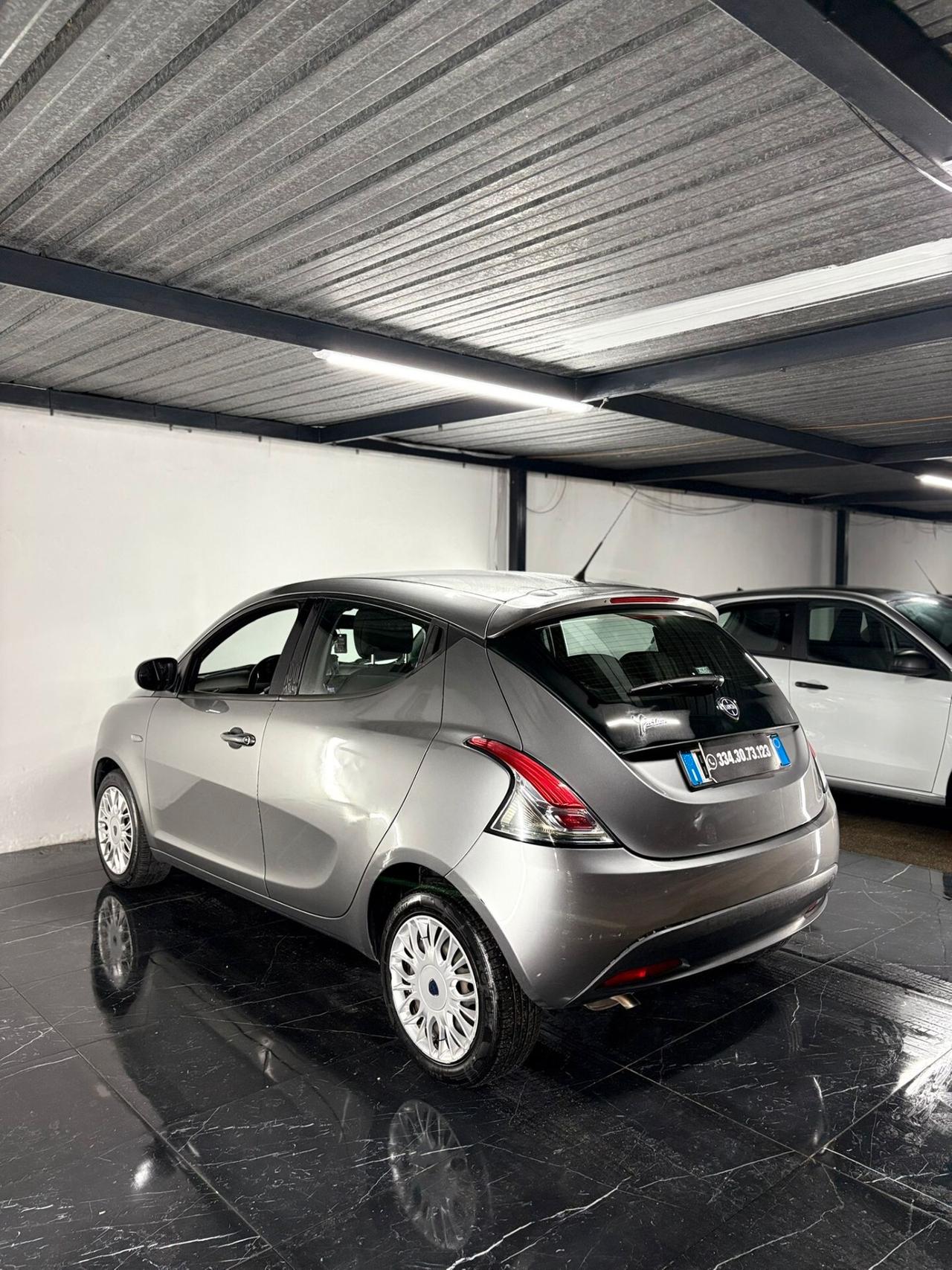 Lancia Ypsilon 1.2 69 CV 5 porte GPL Ecochic Gold