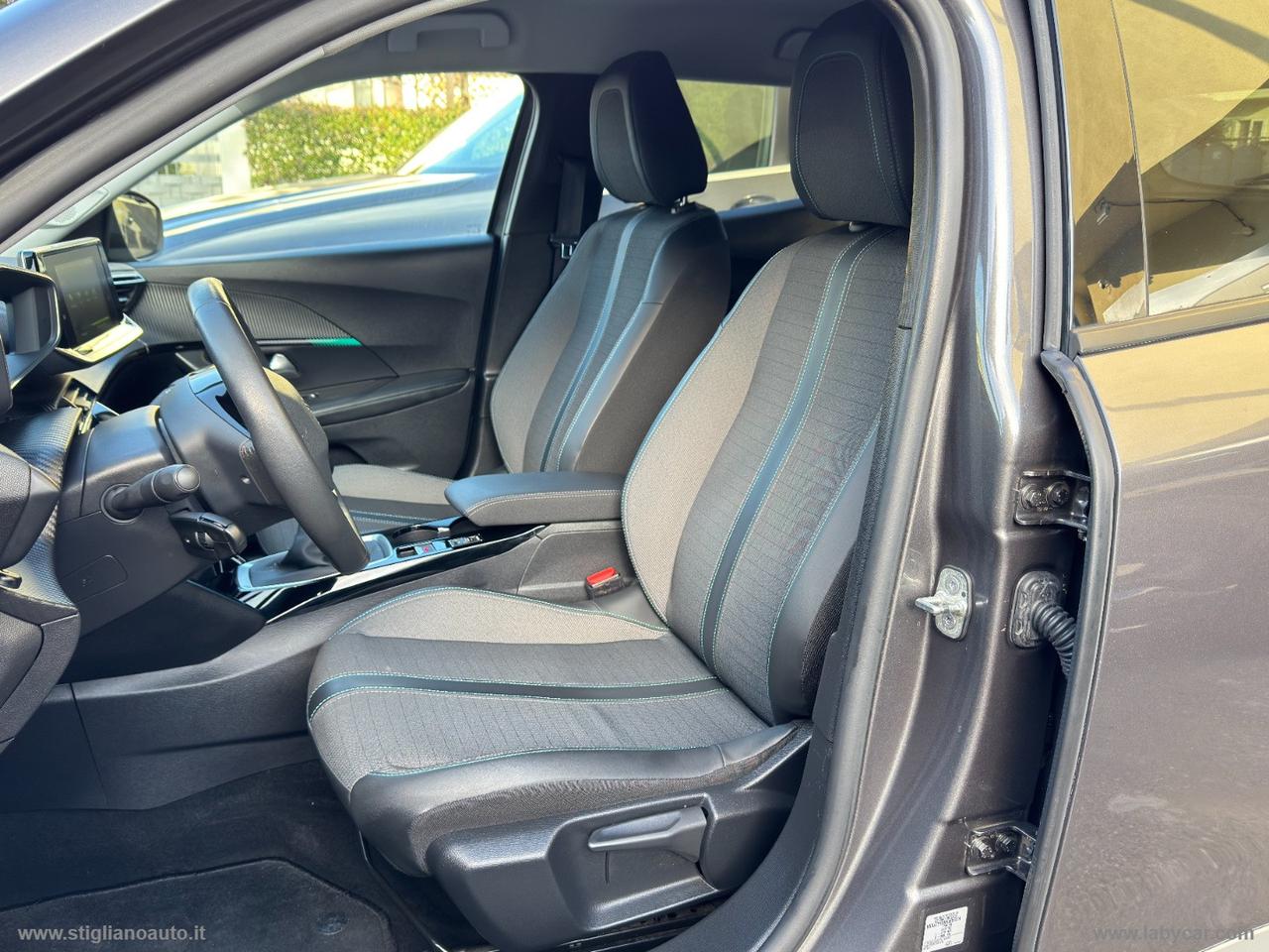 PEUGEOT 2008 BlueHDi 110 S&S Allure