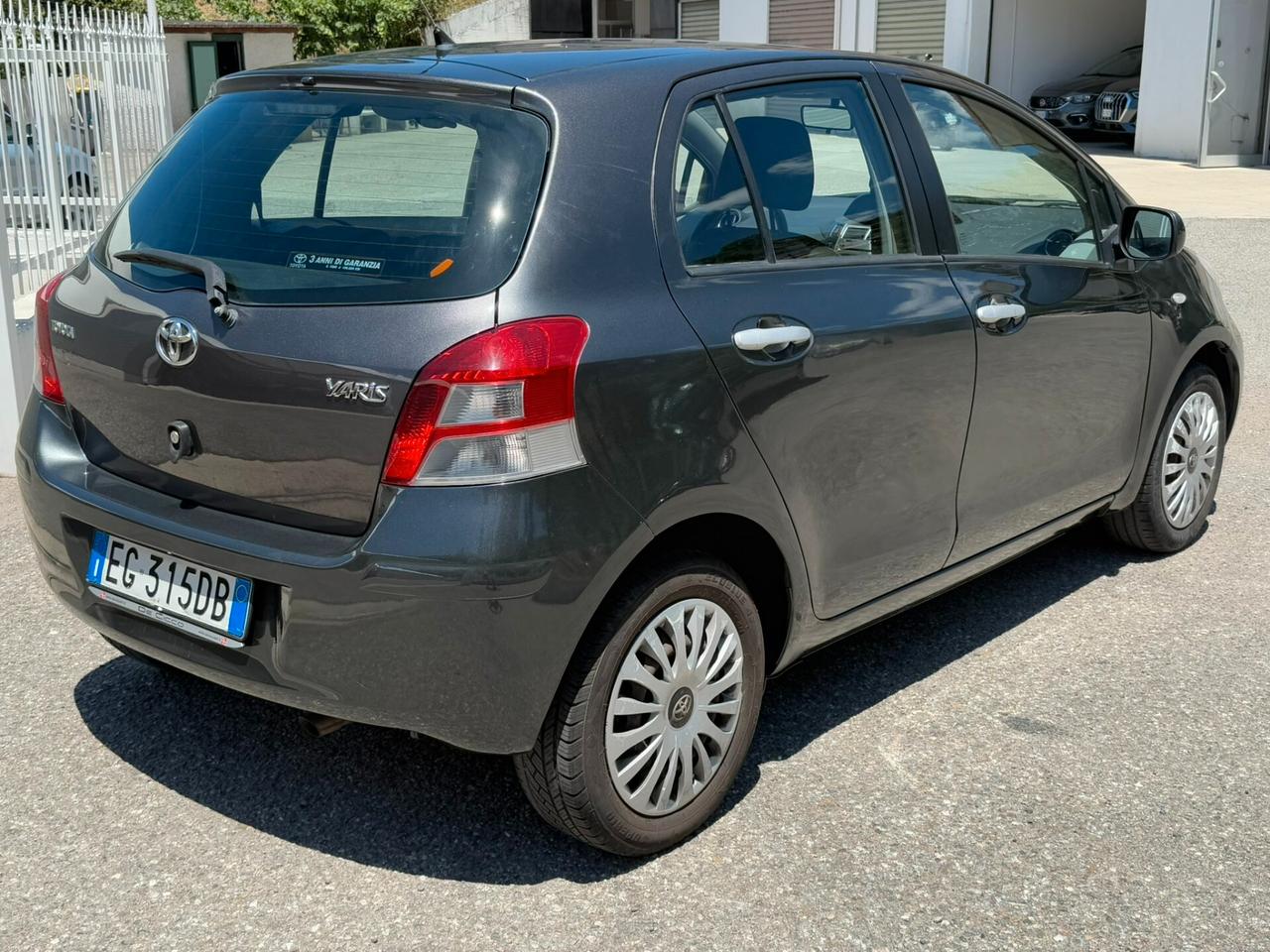 Toyota Yaris 1.0 5 porte Sol
