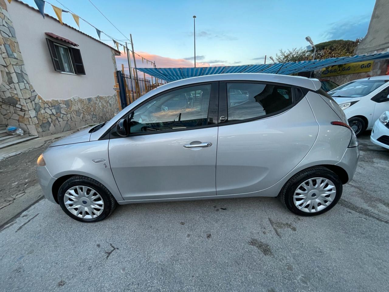 Lancia Ypsilon 1.2 69 CV 5 porte GPL Ecochic Silver
