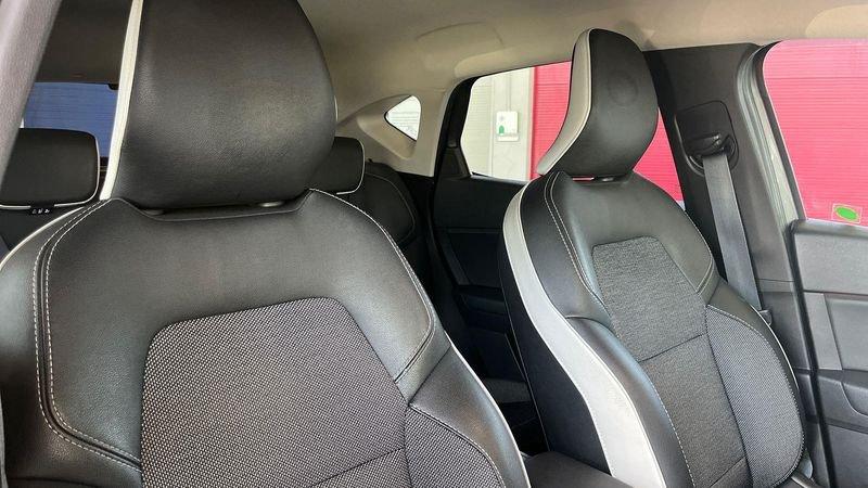 Renault Captur 1.6 E-TECH Hybrid Intens Auto 145cv
