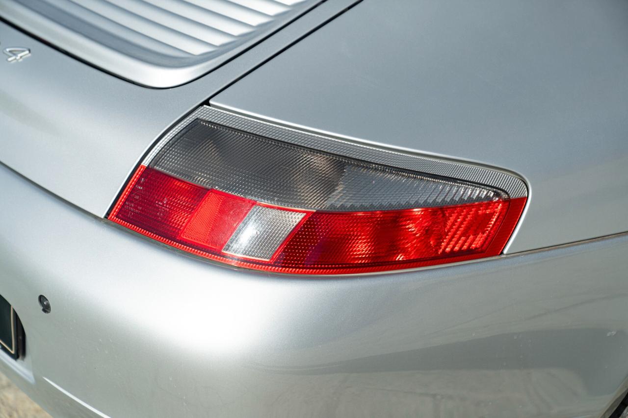 Porsche 996 (911) CARRERA 4 - POR00272