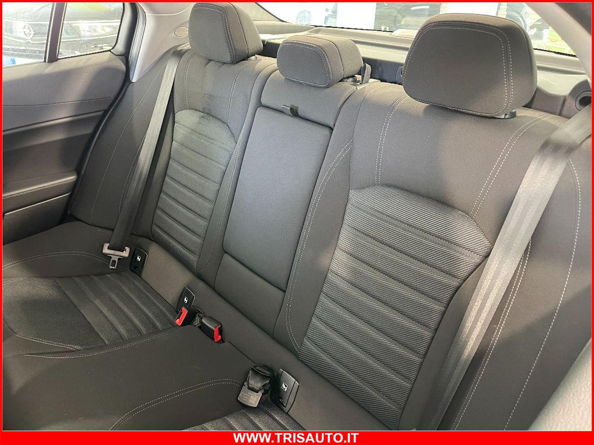 ALFA ROMEO Giulia 2.2 TD AT8 Super IVATA (FARI BIXENO+NAVI)
