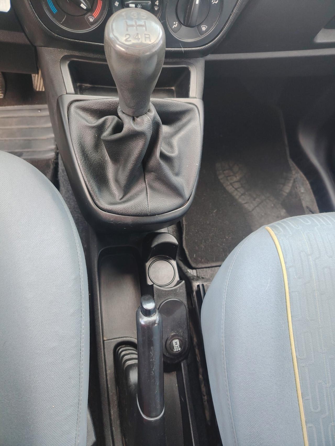 Peugeot Bipper Tepee 1.3 HDi 75 FAP Outdoor