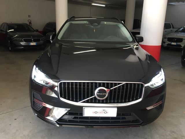 VOLVO XC60 B4 (Diesel Hybrid) 197cv Momentum *IVA deducibile*