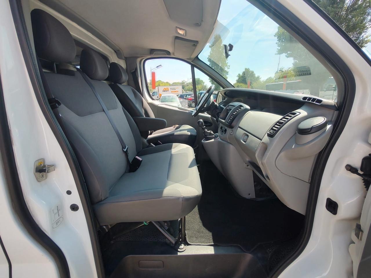 Renault Trafic T27 2.0 DCI 115 CV L1H1, OK NEOPATENTATI