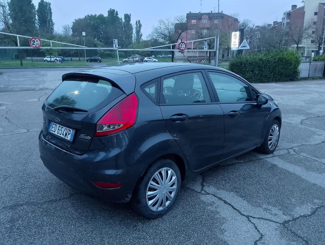 Ford Fiesta 1.6 TDCi 95 CV 5p. Titanium perfetto stato