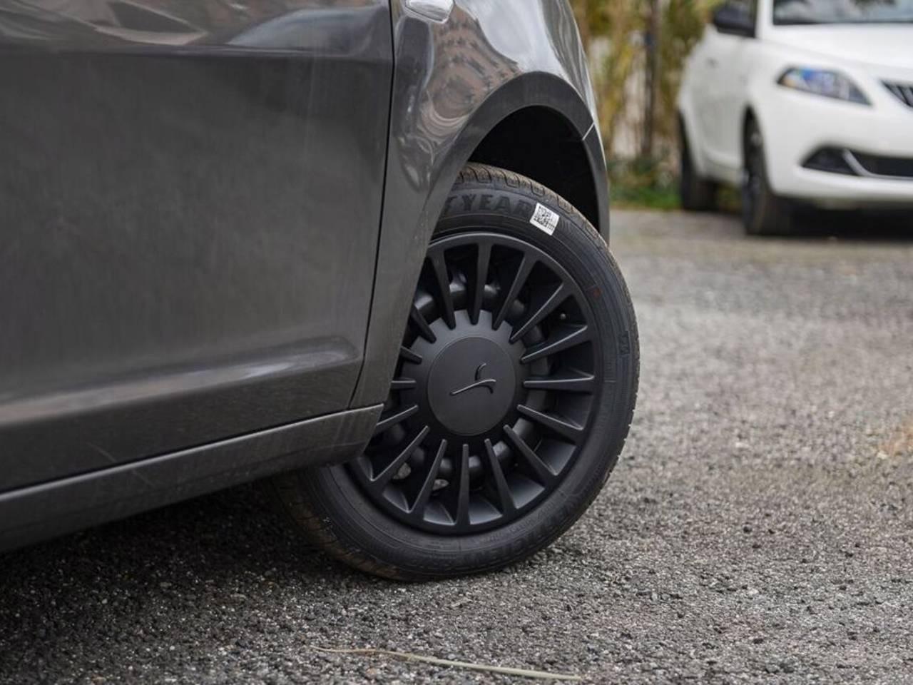 LANCIA Ypsilon III 2021 - Ypsilon 1.0 firefly hybrid Silver s&s 70cv