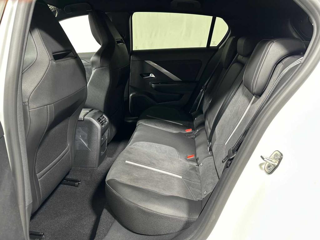 Opel Astra 1.6 hybrid GSe s&s 225cv at8