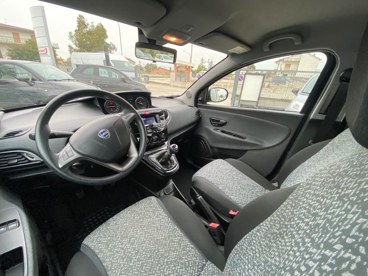 Lancia Ypsilon 1.2 69 CV 5 porte Elefantino Blu