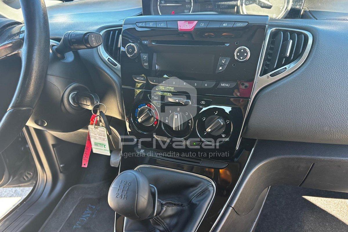 LANCIA Ypsilon 1.2 69 CV 5 porte Silver