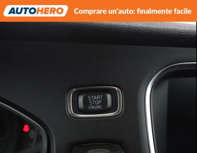 VOLVO V40 D3 Momentum