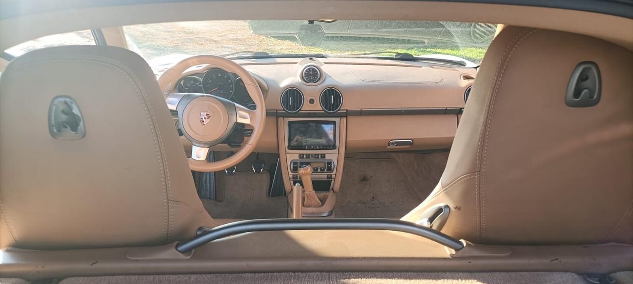 Porsche Cayman 2.7