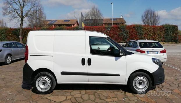 FIAT Doblo 1.4 T-Jet Natural Power PC-TN Cargo L