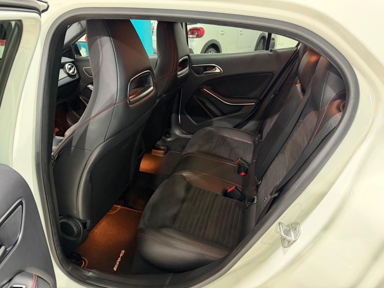 MERCEDES GLA 200D PREMIUM *NIGHT EDITION 4MATIC