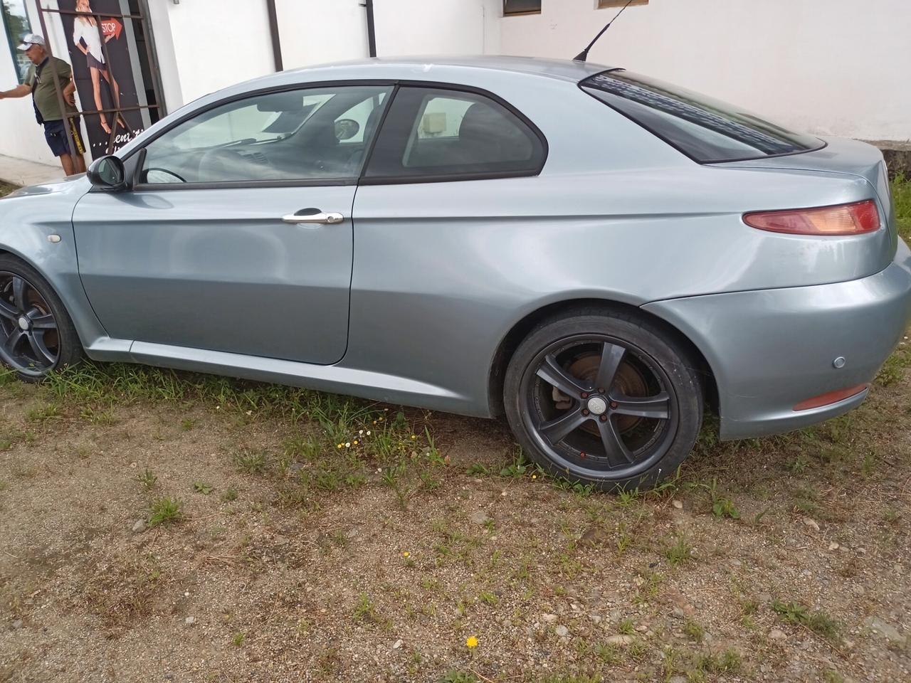 Alfa Romeo GT 150CV PACK 18 POLLICI POCHI KM