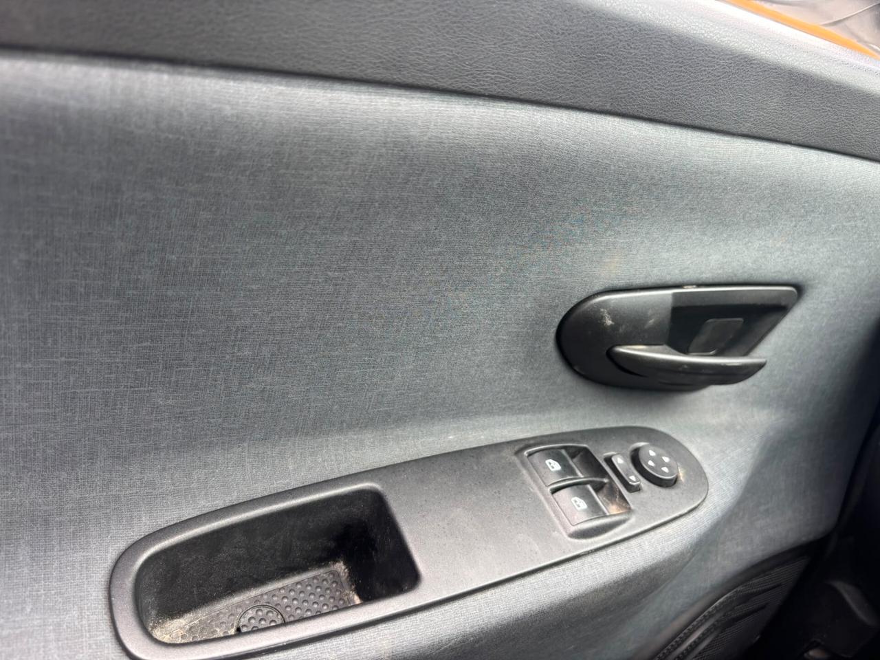 Lancia Ypsilon 1.0 FireFly 5 porte S&S Hybrid Gold Plus