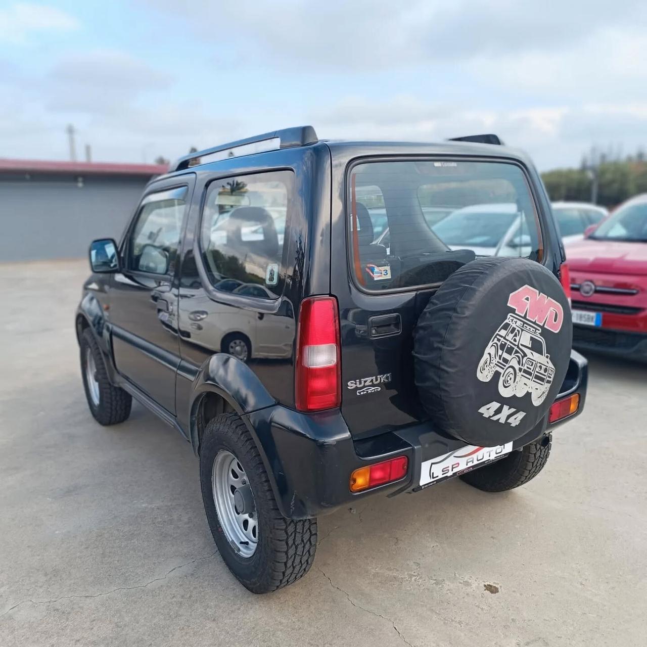 Suzuki Jimny 1.5 DDiS INTROVABILE PARI CARATTERISTICHE