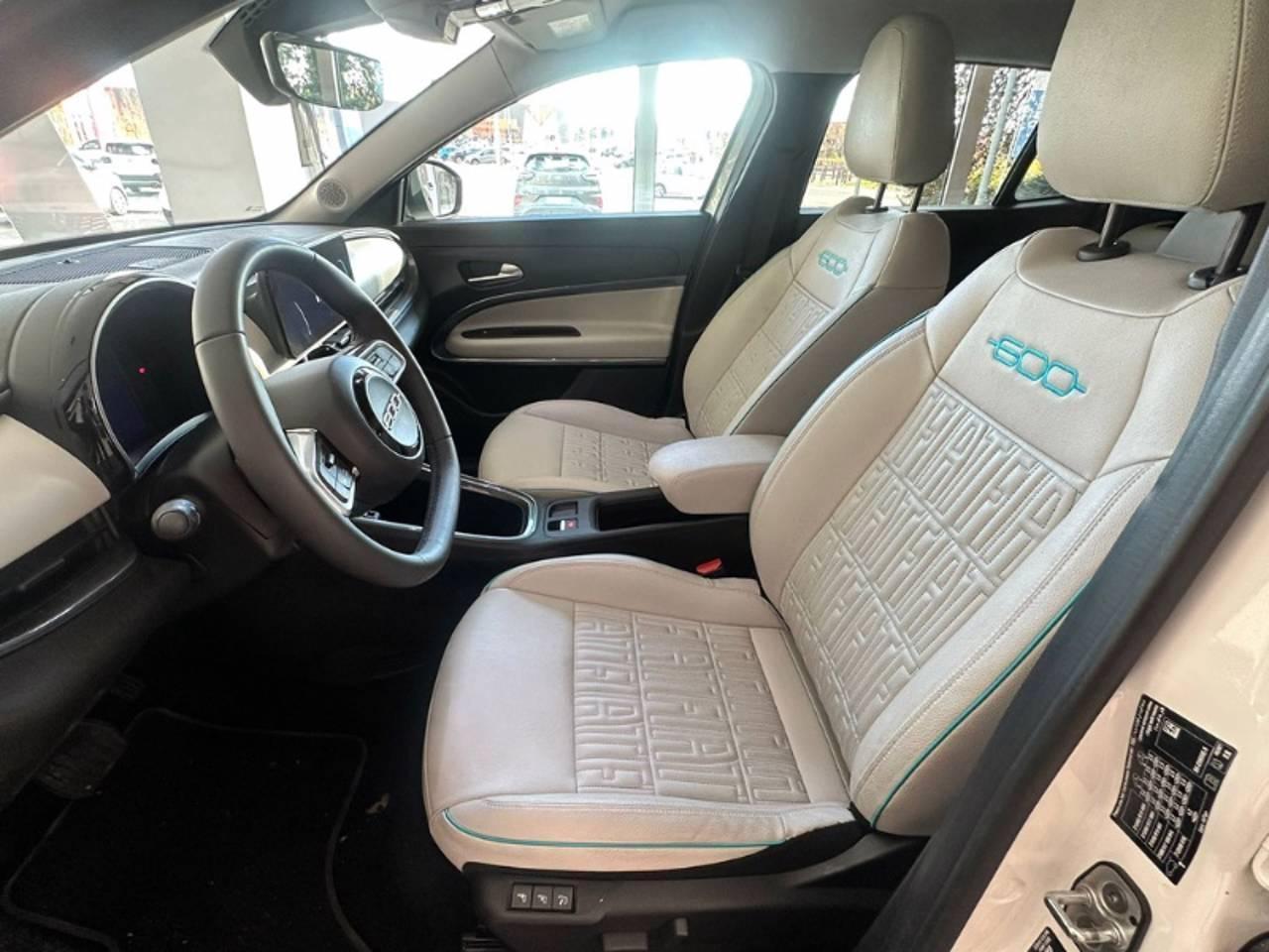 FIAT 600 IV 2023 - 600 1.2 hybrid La Prima 110cv auto