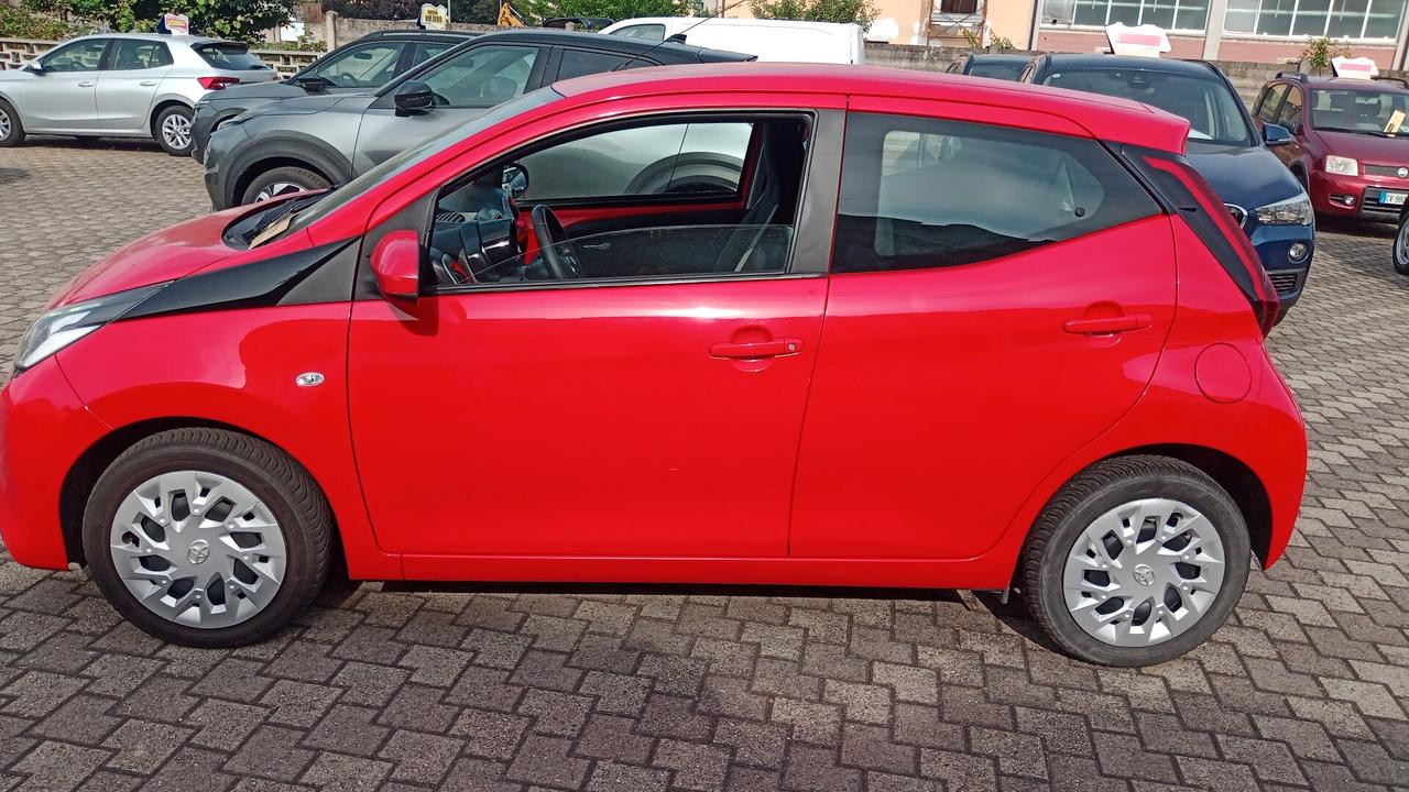 Toyota Aygo 1.0 VVT-i 72 CV 5 porte x-play