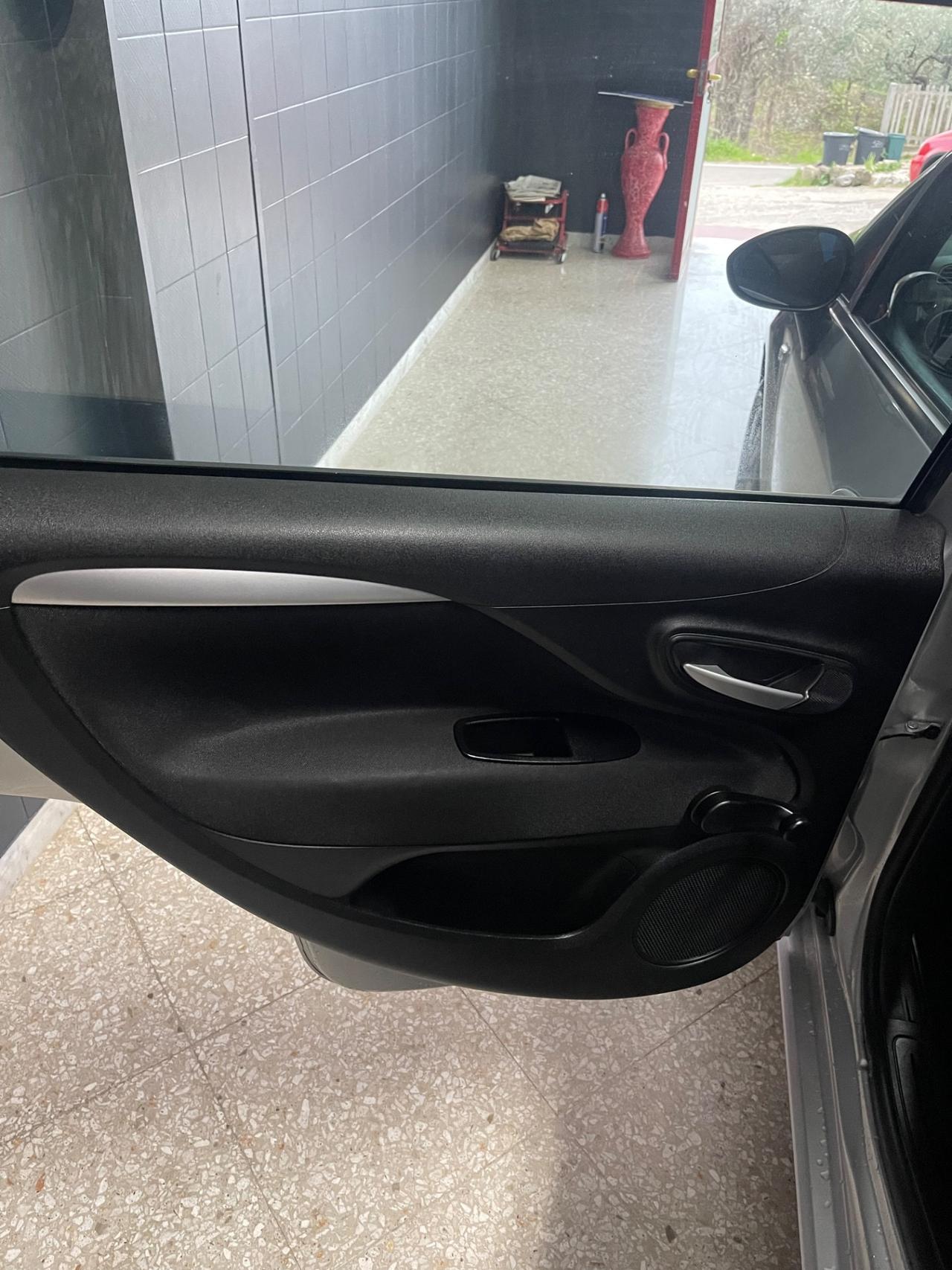 Fiat Punto 1.3 MJT 75 cv lounge