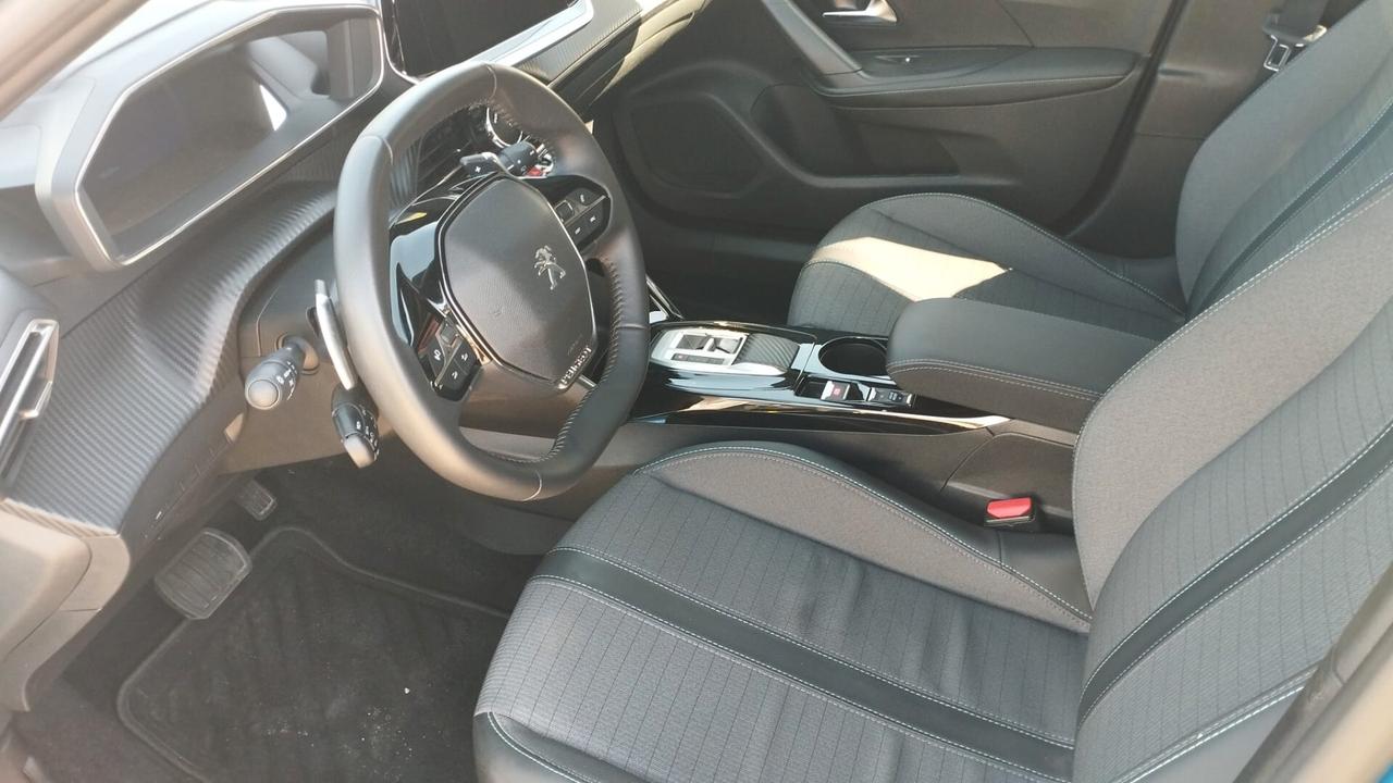 Peugeot 2008 PureTech 130 S&S EAT8