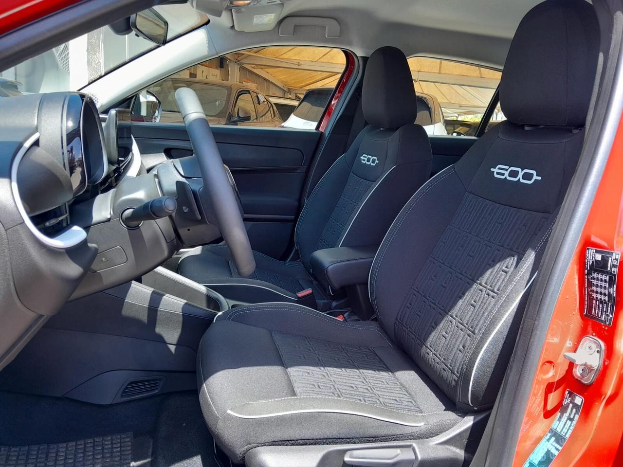 Fiat 600 Hybrid 100 CV DCT MHEV La Prima
