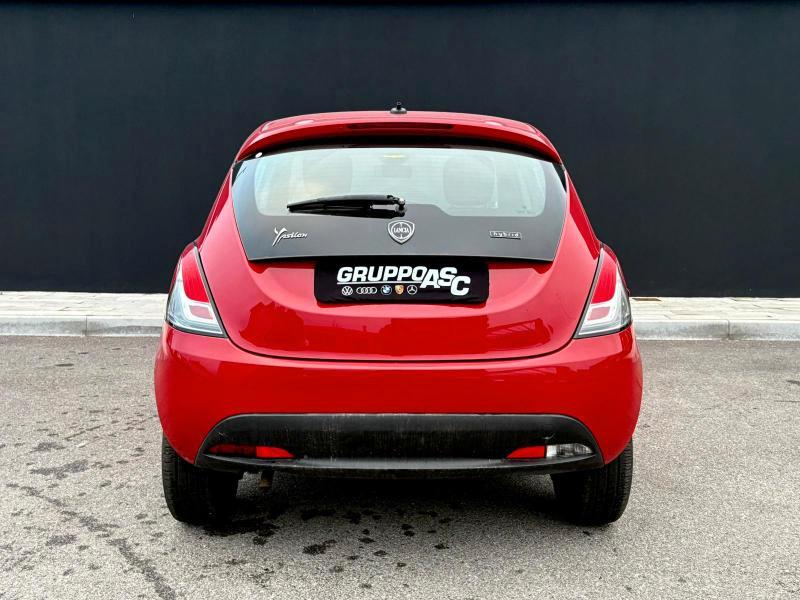 Lancia Ypsilon 5 Porte 1.0 hybrid Gold s&s 70cv ADATTA NEOPATENTATI