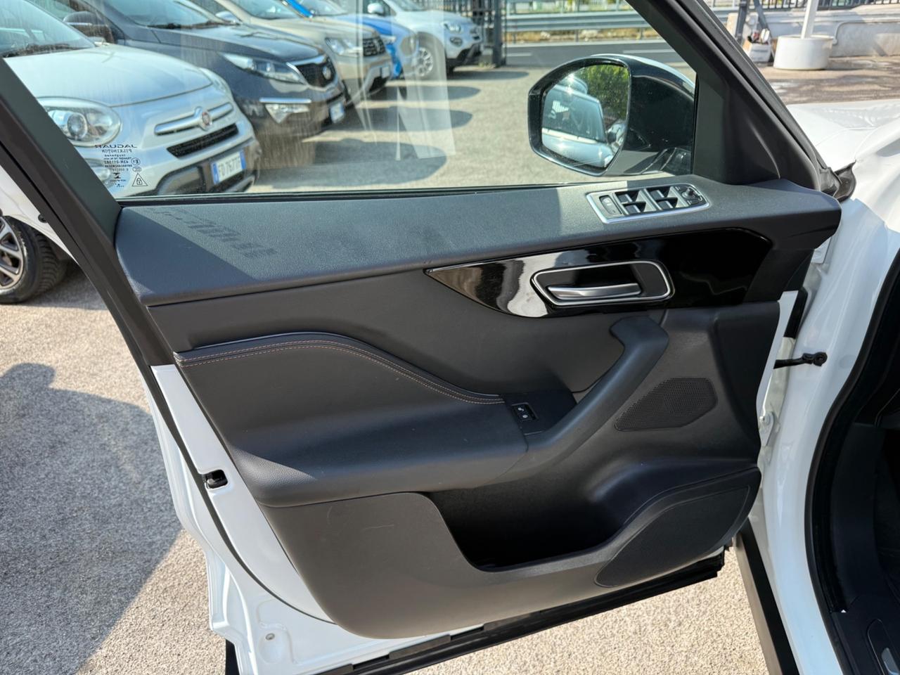 Jaguar F-Pace 2.0 D 180 CV AWD aut. Prestige