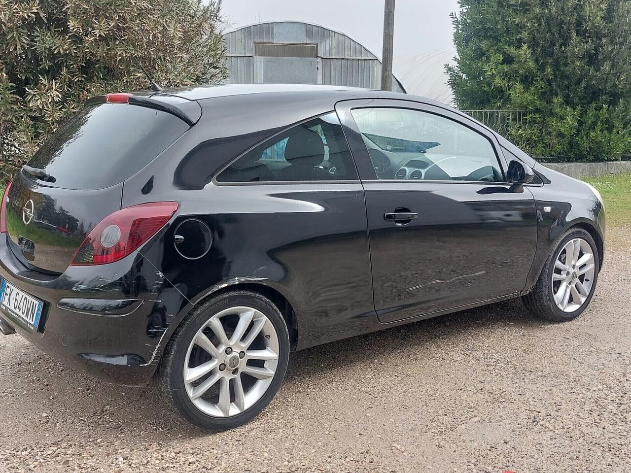 Opel Corsa 1.2 3 porte Sport