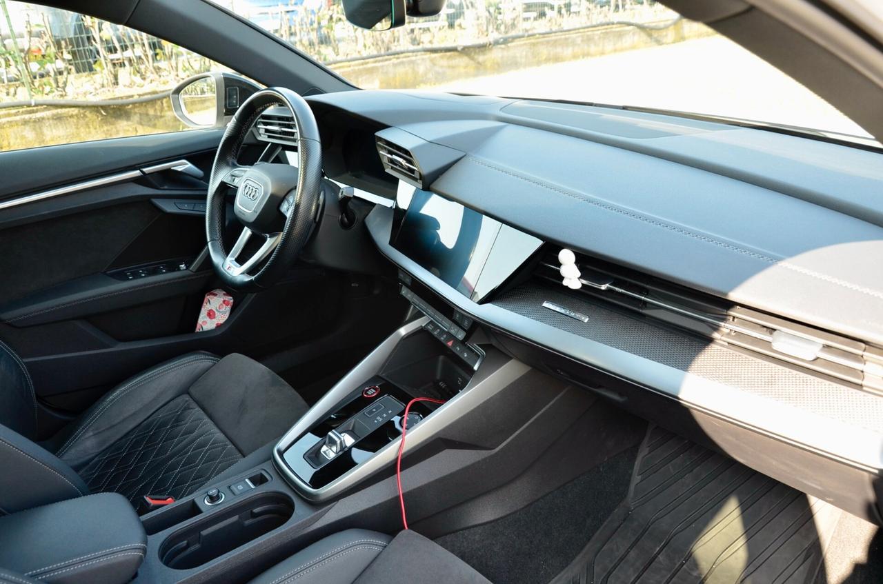 AUDI S3 SPORTBACK 2.0 TFSI QUATTRO 310cv S-TRONIC, FULL OPTIONAL, TETTO, MATRIX, SCARICO, HARMAN & KARDON, SEDILI ELETTRICI, 19", PERMUTE