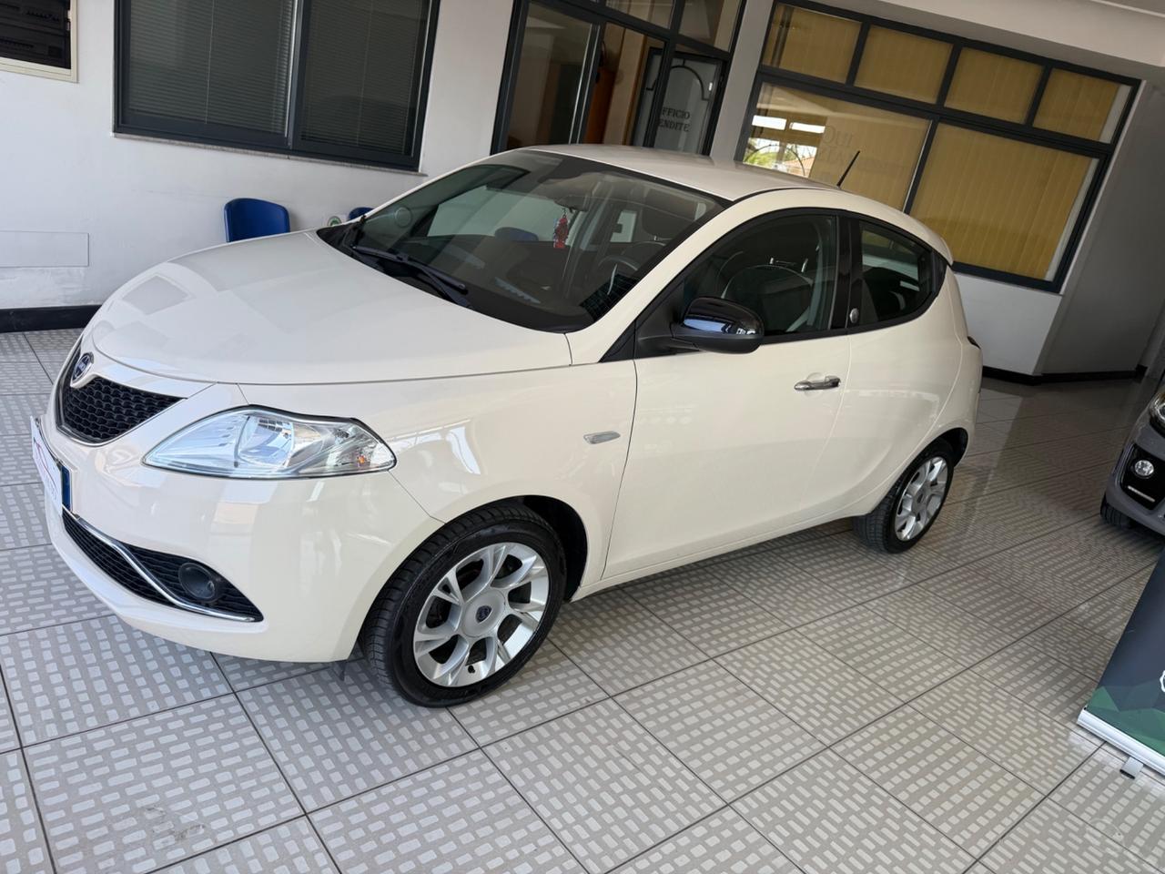 Lancia Ypsilon 1.2 69 CV 5 porte GPL Ecochic Gold