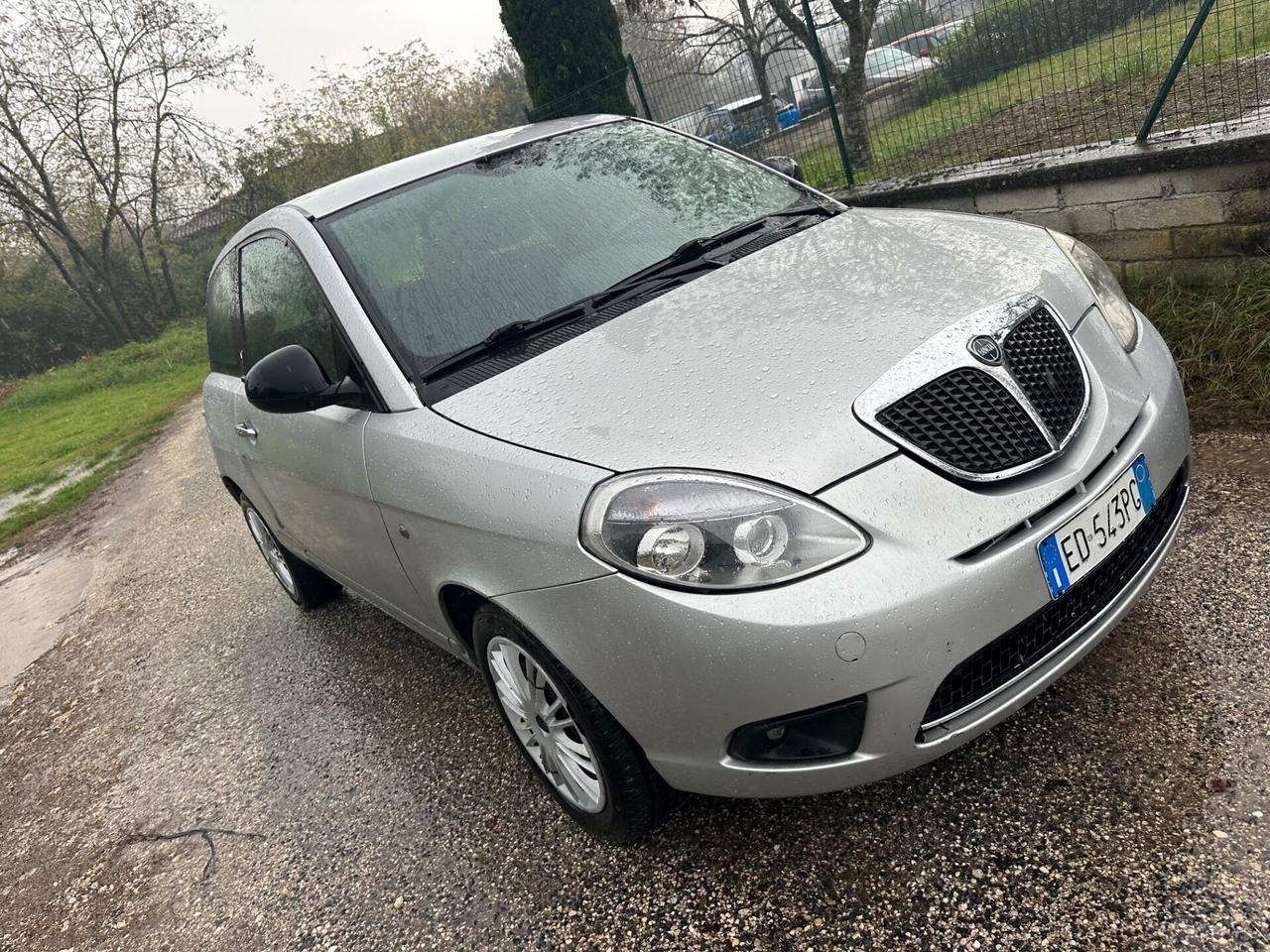 Lancia Ypsilon 1.3 MJT 75
