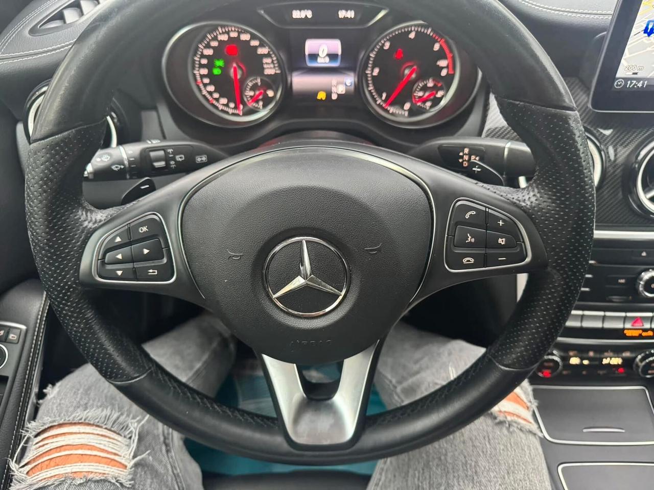 Mercedes-benz GLA 200 d Automatic Premium NIGHT EDITION