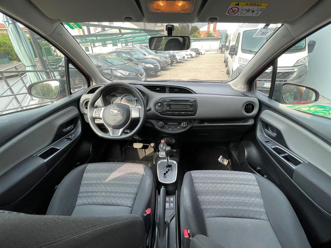 Toyota Yaris HYBRIDA